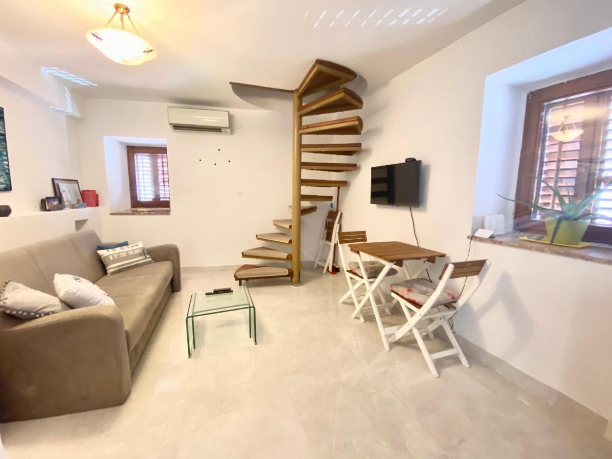 Apartment Center Old Town - 1Min To Palace Split Kültér fotó